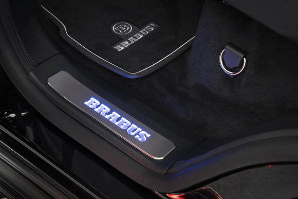 Пороги внутренние с логотипом BRABUS для Mercedes G63 (W463A) RGB Пороги внутренние с логотипом BRABUS для Mercedes G63 (W463A) RGB